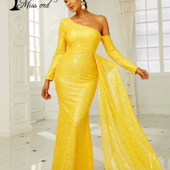 Miss ord One-Shoulder Yellow Sequin Evening Dress - Picture 3 of 7